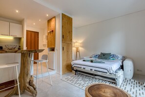 Wi-Fi de cortesia, roupa de cama