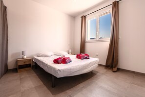 1 bedroom, free WiFi, bed sheets