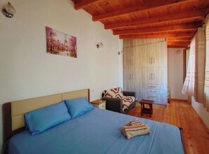 1 sovrum, strykjärn/strykbräda, wi-fi och sängkläder