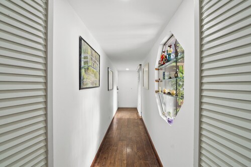 Queen BR Suite /2PPL/ Metro#APU