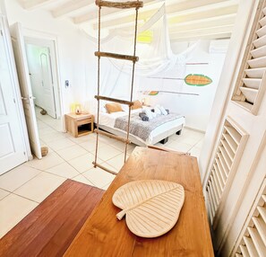 5 habitaciones, tabla de planchar con plancha, cuna de viaje y wifi