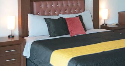 SUITE WITH CITY VIEW