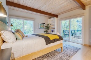 2 chambres, fer et planche à repasser, Wi-Fi, draps fournis