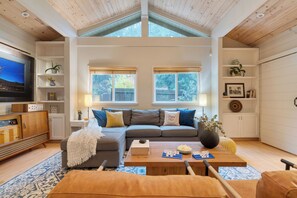 TV, peis og stereoanlegg