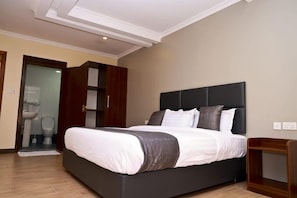 Double Room, City View | Soundproofing, free WiFi, bed sheets