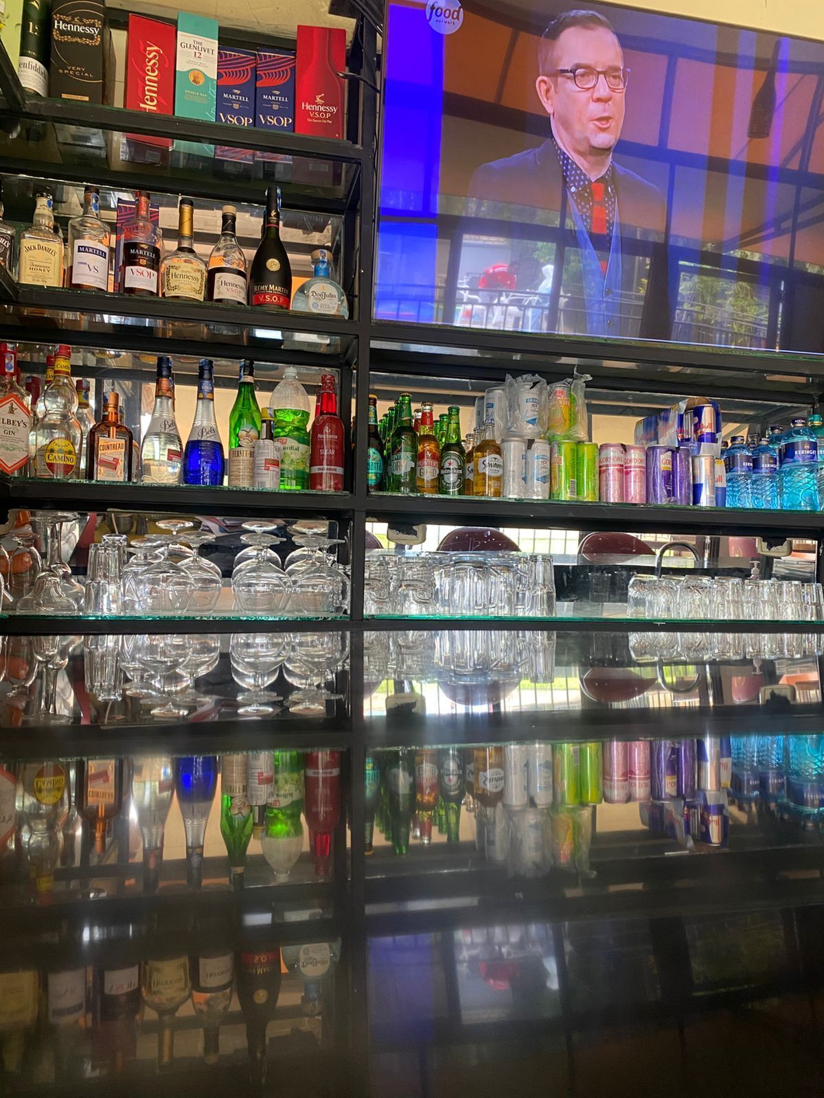 Poolside bar