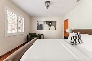 4 bedrooms, desk, iron/ironing board, free WiFi