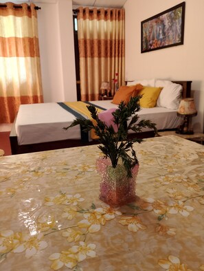 1 bedroom, iron/ironing board, free WiFi, wheelchair access