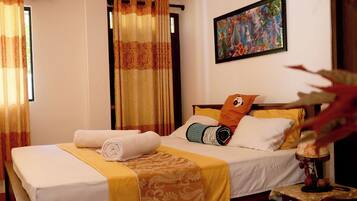 2 bedrooms, in-room safe, desk, iron/ironing board