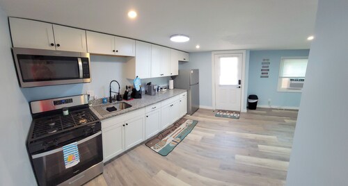 1st Floor Beach Access 2 Bedroom Apartment U10 in Geneva