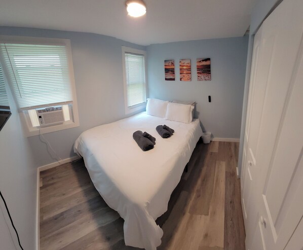 WiFi, bed sheets
