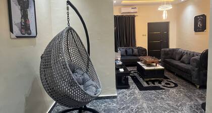 Smart 2-bedroom bungalow in lovely Egbeda with WiFi, AC,parking space,games etc…