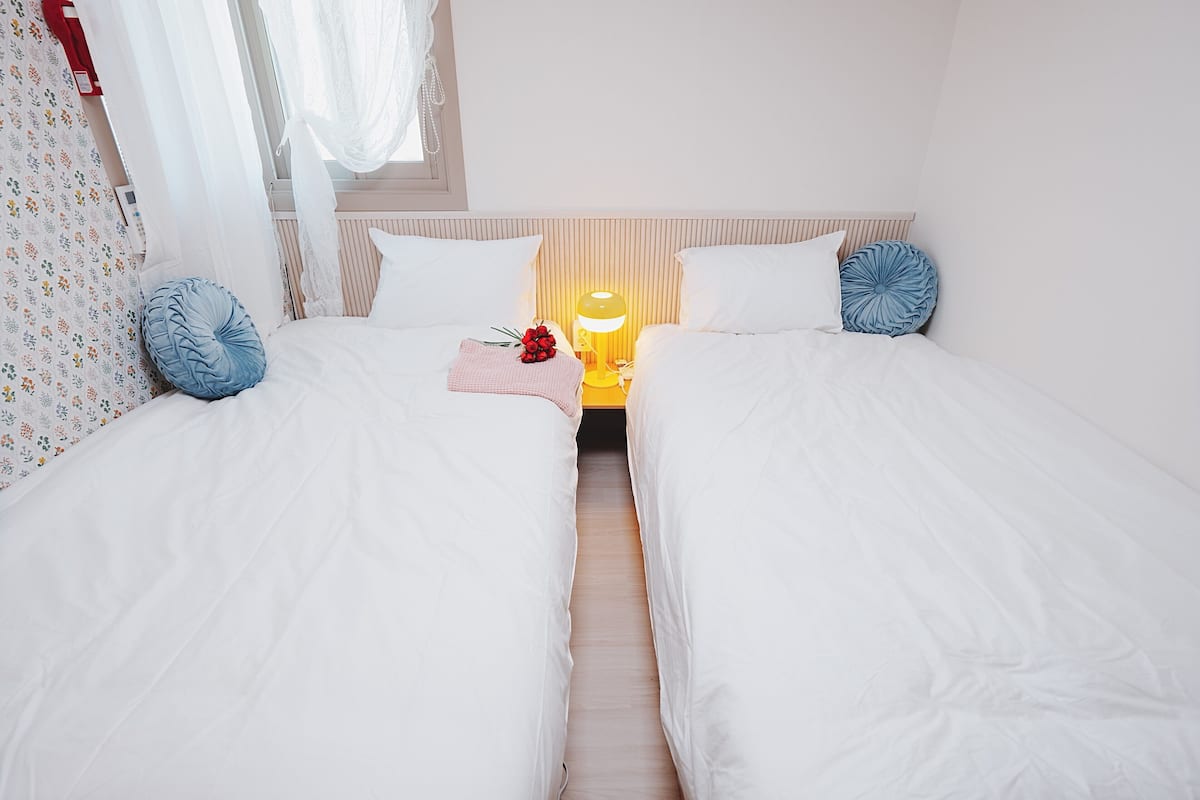 Tomannsrom – business, 1 soverom, ikke-røyk, byutsikt | Allergitestet sengetøy, wi-fi (inkludert) og sengetøy