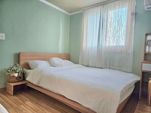 Habitación estándar doble, vistas a la ciudad | Ropa de cama hipoalergénica, escritorio, wifi gratis y ropa de cama