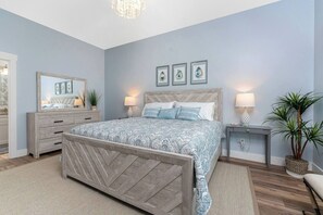 3 slaapkamers, een strijkplank/strijkijzer, wifi, beddengoed