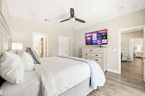 5 bedrooms, desk, iron/ironing board, free WiFi