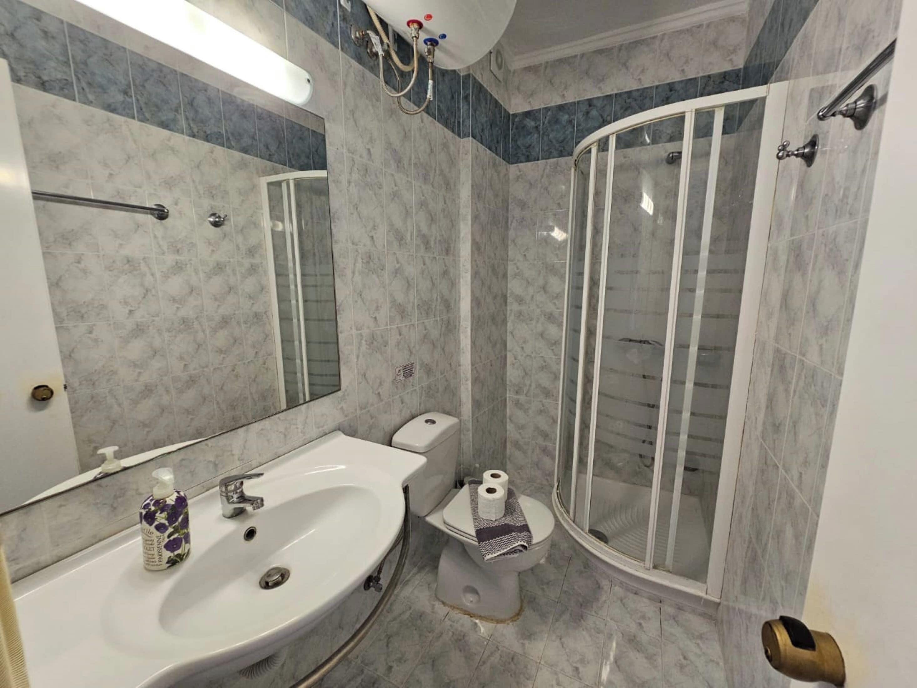 Shower, towels
