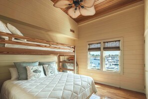 3 soverom, strykejern/-brett, reiseseng for barn og wi-fi