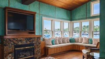 TV, fireplace, offices