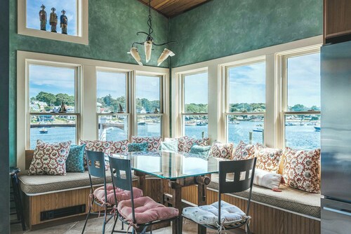 Stay at The Neck Summ