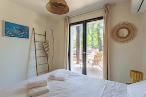 4 Schlafzimmer, Schreibtisch, Bügeleisen/Bügelbrett, WLAN