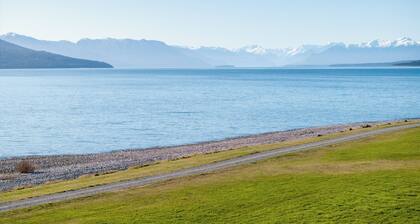 The Tranquil Edge - Te Anau Holiday Home