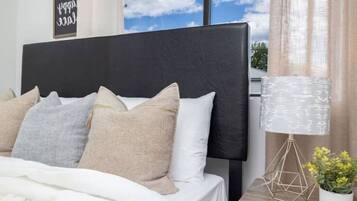 3 bedrooms, iron/ironing board, free WiFi, bed sheets