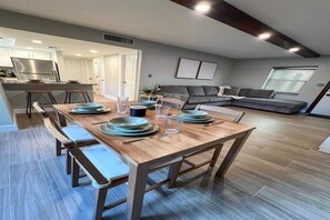 Dining - Davis Island Retreat (Tampa)