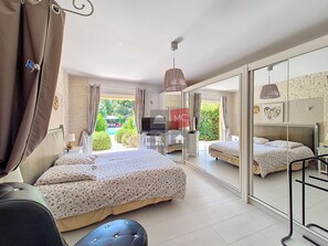 4 bedrooms, iron/ironing board, free WiFi