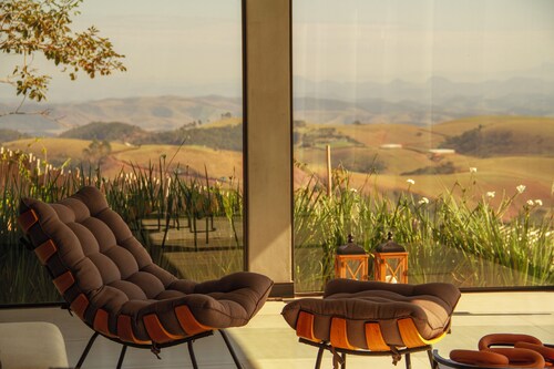 Windows house - Minimalist house in the mountains