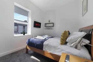 1 bedroom, WiFi, bed sheets