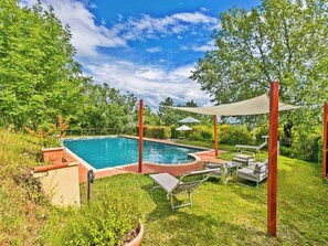 Outdoor pool - Montefienali La Loggia House Relaxation in a Medieval Chianti Village 3 Terraces (Toscana)