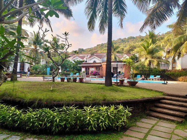 Dupleks Deluks | Pemandangan taman