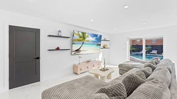 House, 3 Bedrooms, Pets allowed, Sea Facing | Living area | 55-inch Smart TV with digital channels