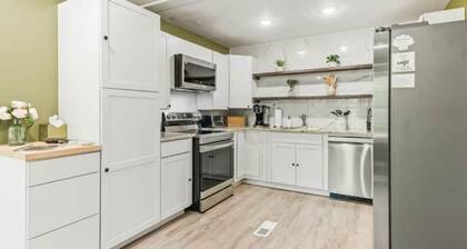 Renovated 4B Home - 3 miles to campus!