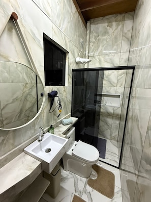 Family Loft, Balcony, Courtyard View | Bathroom | Shower, hair dryer, towels, soap