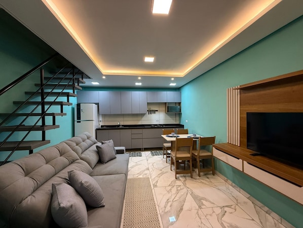 Family Loft, Balcony, Courtyard View | Living room - Mehl Loft (Paranagua)