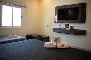 Comfort Double Room, Courtyard View | Free WiFi - Hotel & Villas HANGAR (Colon)