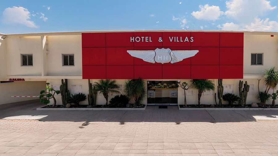 Hotel & Villas HANGAR