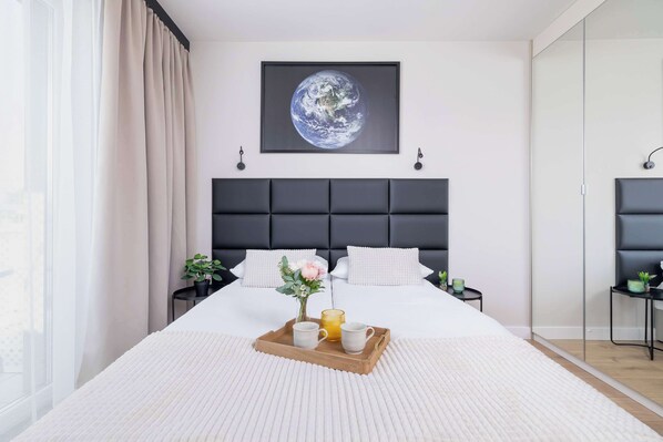 Desk, iron/ironing board, WiFi