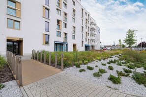 Exterior - Goszczyńskiego 1 | Modern Studio | Balcony (Kraków)