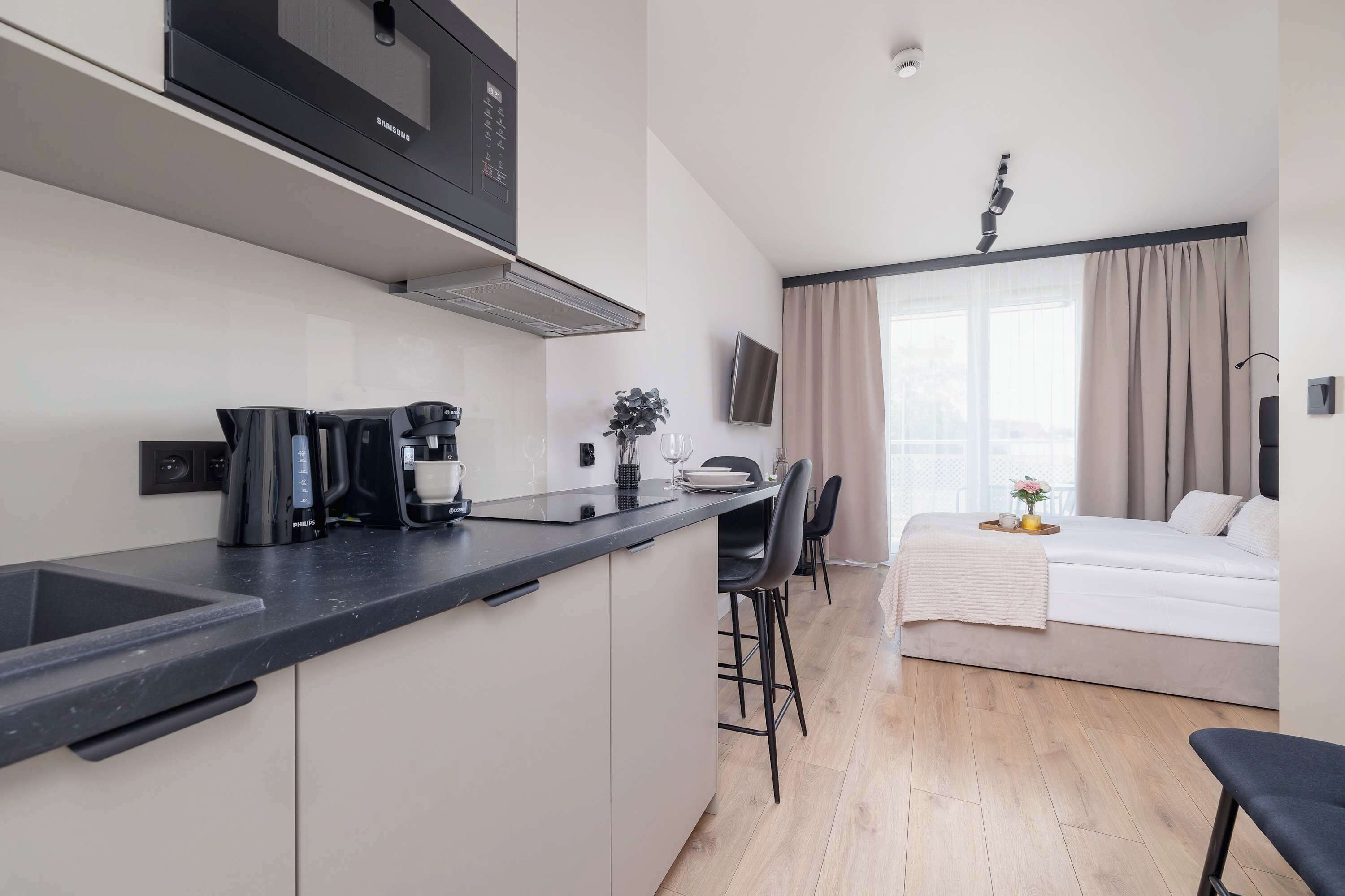 Fridge, microwave, stovetop, dishwasher