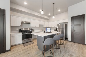 Microwave, oven, stovetop, dishwasher