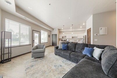 Charming 2-bedroom/2 bath apartment with spa & fitness room amenities in Mankato