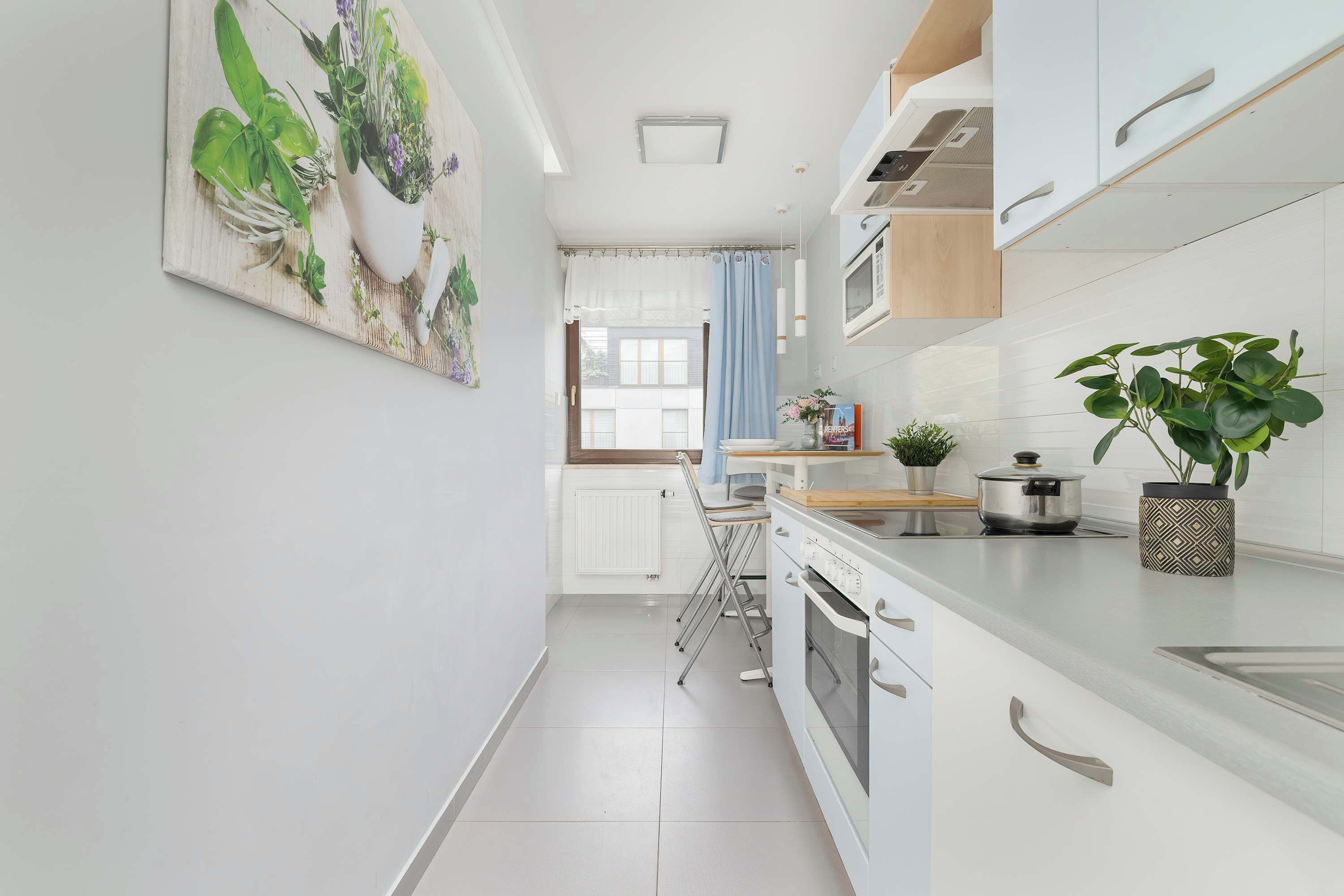 雪櫃、微波爐、焗爐、爐具