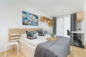 3 Schlafzimmer, Schreibtisch, Bügeleisen/Bügelbrett, WLAN