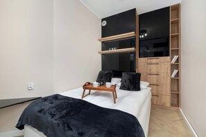 1 bedroom, iron/ironing board, travel cot, WiFi