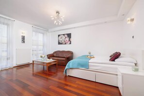 Iron/ironing board, travel crib, WiFi, bed sheets