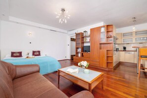 Iron/ironing board, travel crib, WiFi, bed sheets - Krupnicza 7 | Cosy Studio | Old Town | AC (Kraków)