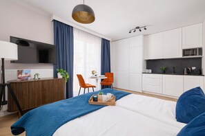 Iron/ironing board, travel cot, WiFi, bed sheets - Krowoderska 40B | Modern Studio | AC (Kraków)